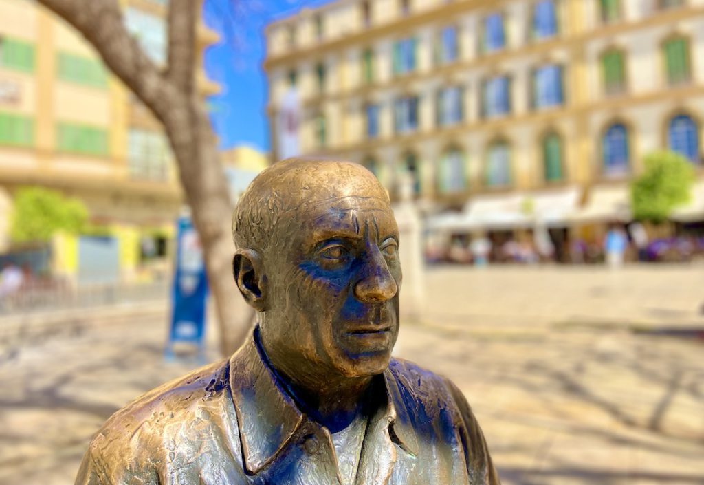 standbeeld van Picasso