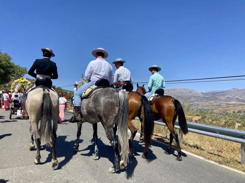 Ruiters tijdens een Romería in Andalusië